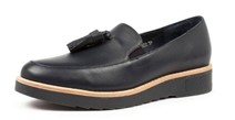 Sally black flat shoes made of leather